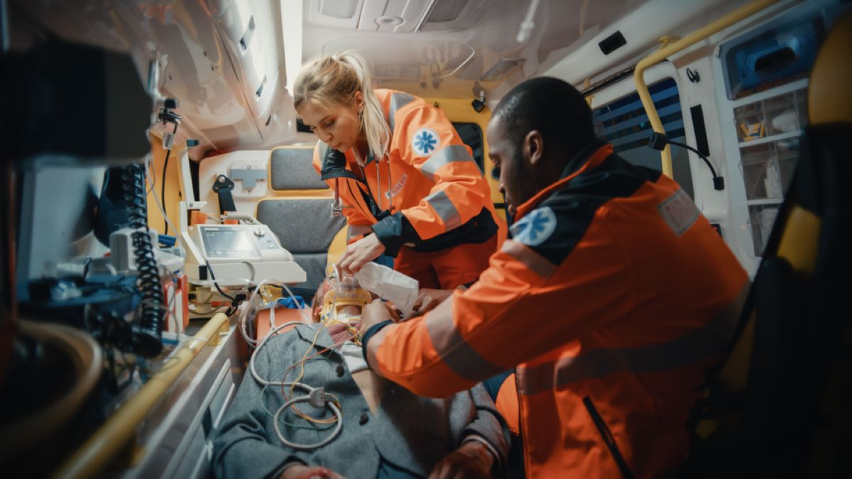 EMTs_in_ambulance